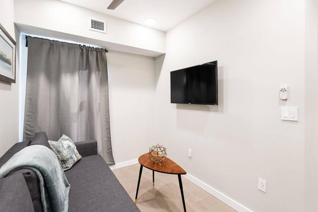 Elegant Miami Apartment East Little Havana / Free Parking Екстериор снимка